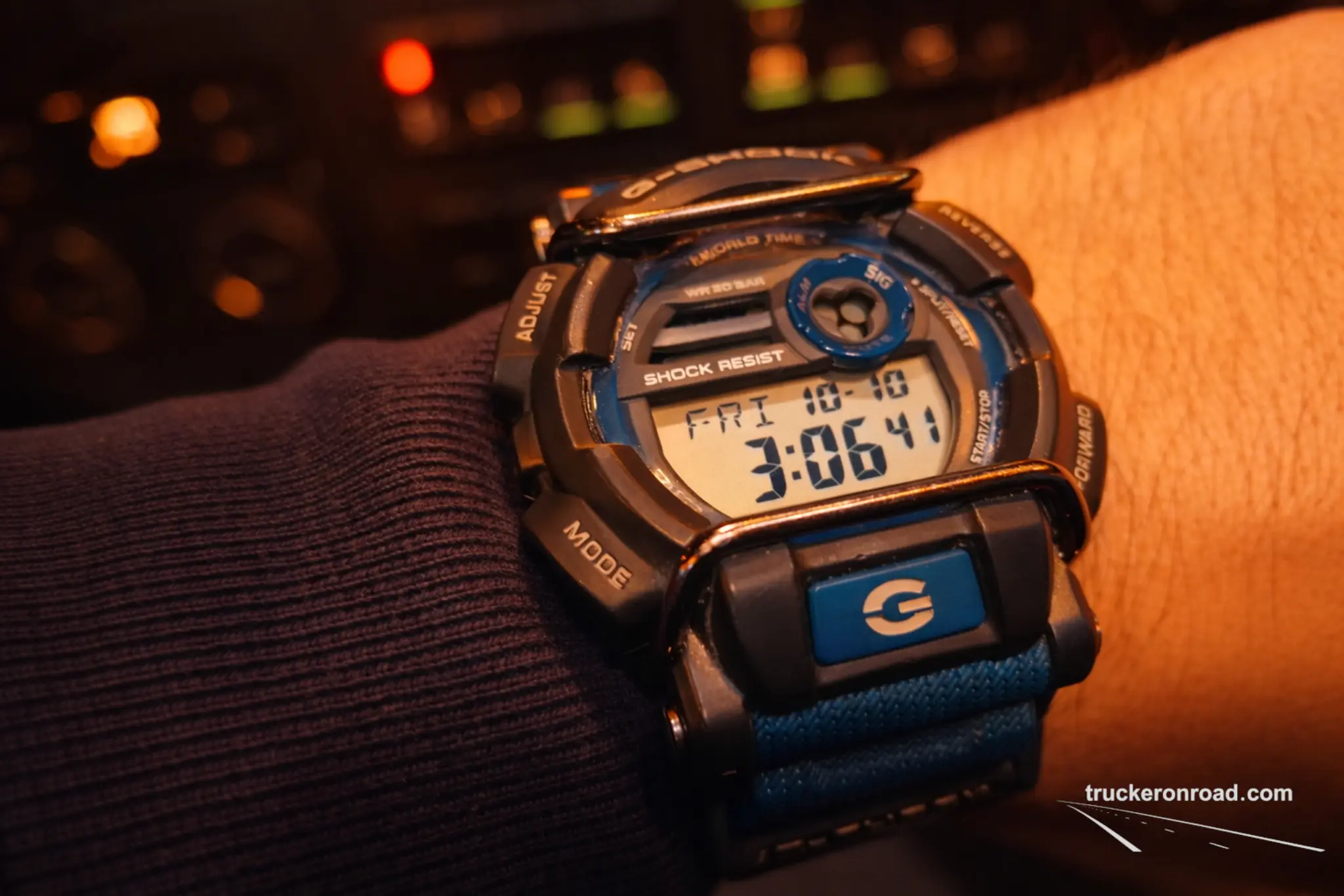 Zegarek kierowcy zawodowego: TOP 10 modeli – od pancernych G-Shocków po smartwatche i eleganckie zegarki solarne